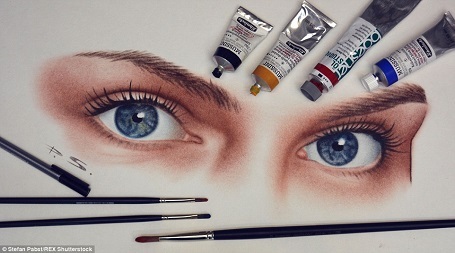 Bức vẽ khắc họa đôi mắt vô cùng chân thực.