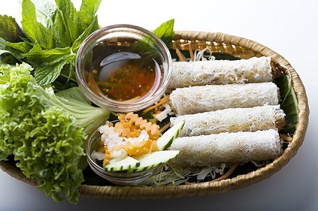 Chuyện về nhà hàng ẩm thực Việt xuất hiện trên nhiều tờ báo Anh - 8 Món ăn tại nhà hàng Miền Tây
