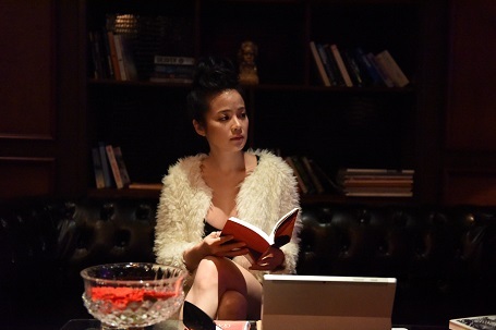 Thanh Lê sinh ra trong một gia đình nổi tiếng giàu truyền thống văn hóa nghệ thuật.