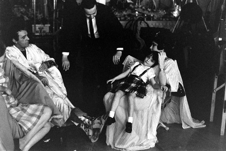 Richard, Liz và con gái của Liz - cô bé Liza.