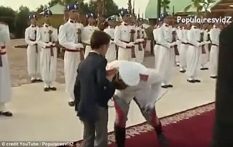 “Hoàng tử kiêu kỳ” xứ Ma-rốc được minh oan - 3 Hoàng tử Moulay Hassan hiện là hoàng thái tử nối ngôi của vương triều Morocco.