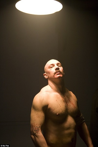 Cuộc đời “xuống đáy vực” của diễn viên đóng vai phản diện - 7 Hardy trong phim “Bronson” (2009). Anh khẳng định diễn xuất là điều duy nhất có thể cứu rỗi anh khỏi cuộc sống sa ngã trước đây.