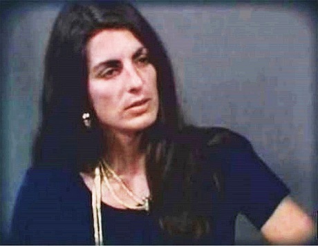 Bi kịch gây chấn động giới truyền hình Mỹ lên phim - 2 Cô Christine Chubbuck (ảnh) đã tự sát khi đang đọc bản tin cho một đài truyền hình địa phương ở thành phố Sarasota, bang Florida, Mỹ hồi tháng 7/1974, khi đó cô 29 tuổi. Bộ phim “Christine” đưa lại một cái nhìn cảm thông đối với Christine và đưa ra những giả thuyết về việc Christine đã mắc phải những vấn đề sức khỏe tâm thần.