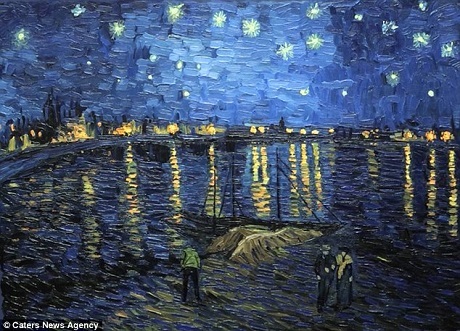 Cuộc đời Van Gogh trong bộ phim “vẽ tay” đầu tiên trên thế giới - 2 “Loving Vincent” là phim hoạt hình đầu tiên trên thế giới được vẽ tay 100%. Mỗi khuôn hình xuất hiện trong phim đều được tạo nên từ những bức tranh sơn dầu.