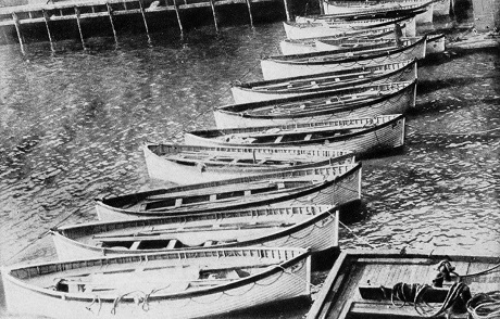Chuyện gì đã xảy ra sau khi tàu Titanic chìm? - 9 Những chiếc xuồng cứu hộ của tàu Titanic được tàu Carpathia đem trả về cho văn phòng của hãng đặt ở New York.