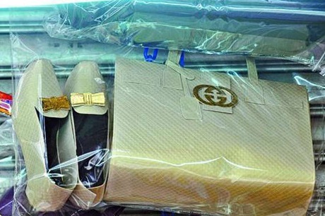 Thương hiệu thời trang danh tiếng “khốn khổ” vì… cửa hàng vàng mã - 6 Thương hiệu thời trang danh tiếng “khốn khổ” vì… cửa hàng vàng mã - 6