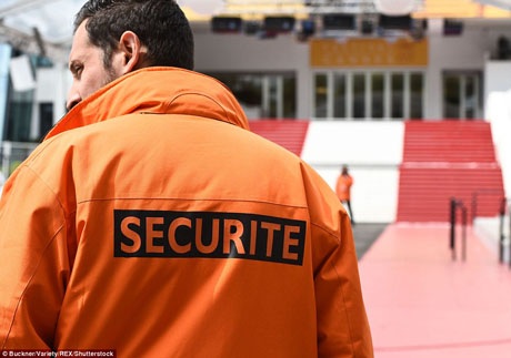 Cả nước Pháp nín thở trước “giờ G” khai mạc LHP Cannes - 3 Tòa nhà Festivals Palace là nơi diễn ra những sự kiện quan trọng nhất, vì vậy, nơi đây được nâng cao mức độ bảo vệ.