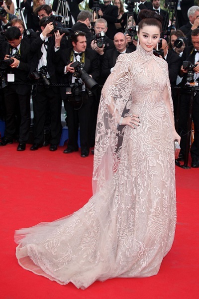 “Người đẹp đâu rồi, Phạm Băng Băng?” - 1 Băng Phạm tham dự sự kiện ở Cannes 2012.