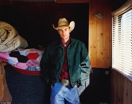 Chàng cao bồi này có một chốn riêng tư giản dị, khiêm tốn. Anh là Justin Anz, sống ở thành phố Olney, bang Texas.