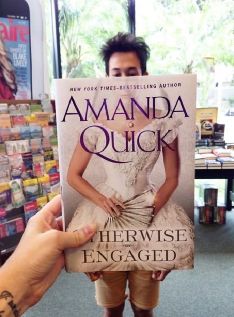 Sự hài hước kỳ diệu mở ra ngay từ… bìa sách - 46 Sự hài hước kỳ diệu mở ra ngay từ… bìa sách - 46