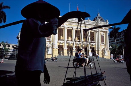 Nhà hát lớn Hà Nội, 2004.