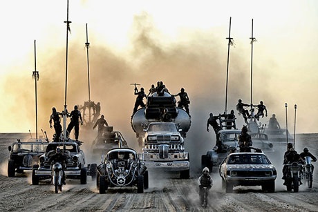 Khi quỷ lùn của “Trò chơi vương quyền” xuống phố… - 4 Quỷ lùn trong “Fury Road” (Con đường cuồng nộ - 2015).