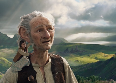 Làm phim điện ảnh cho trẻ nhỏ bắt đầu từ… nỗi sợ hãi - 1 Cảnh trong phim “The BFG” (Người bạn khổng lồ) - bộ phim phiêu lưu tưởng tượng dành cho thiếu nhi, tác phẩm điện ảnh mới nhất của Steven Spielberg.