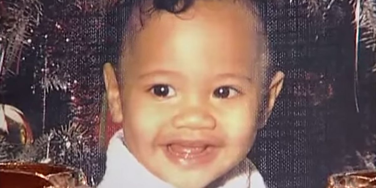 Dwayne Johnson sinh ngày 2/5/1972 tại Hayward, bang California, Mỹ.