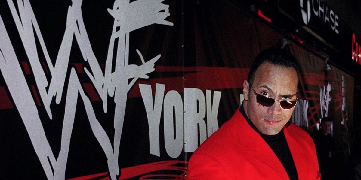 Sau khi kết thúc sự nghiệp cầu thủ đầy tiếc nuối, Dwayne bắt đầu quan tâm hơn tới truyền thống đấu vật của gia đình. Sau khi thử thi đấu tại những sự kiện nhỏ với biệt danh “Rocky Maivia” kết hợp tên của cha và ông, đến năm 1996, anh nhận lời tham gia loạt chương trình truyền hình “Survivor” xoay quanh các trận đấu của các đô vật chuyên nghiệp.