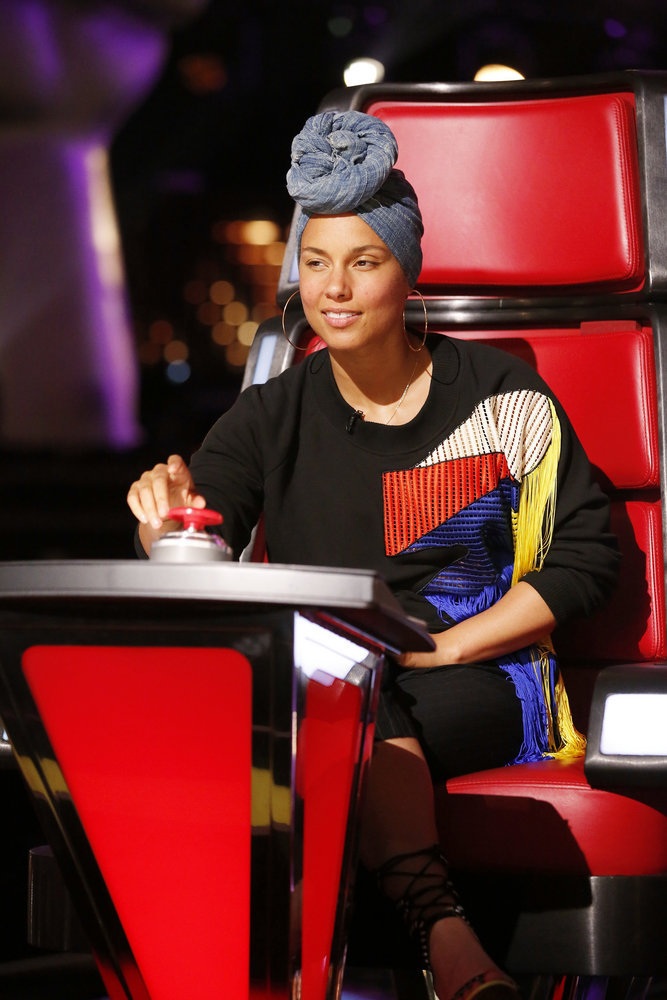 Tại sao giám khảo The Voice không trang điểm? - 2 Tại sao giám khảo The Voice không trang điểm? - 2