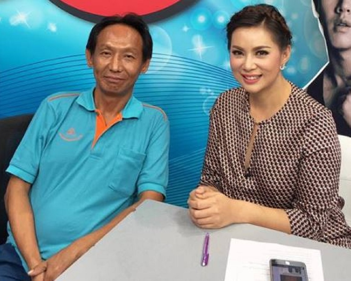 Ông Woralop được các kênh truyền hình Thái Lan mời phỏng vấn.