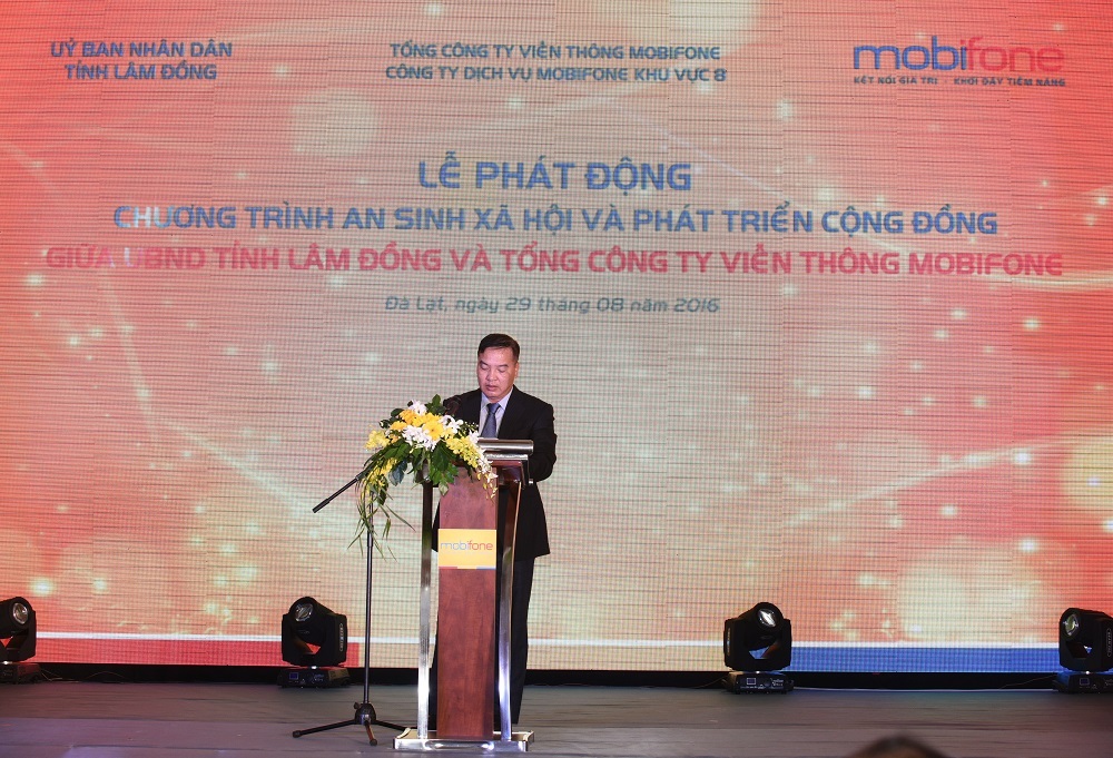 Mobifone trao tặng 2 tỷ đồng cho hoạt động an sinh xã hội và phát triển cộng đồng - 5 Lãnh đạo MobiFone Ông Lê Nam Trà phát biểu