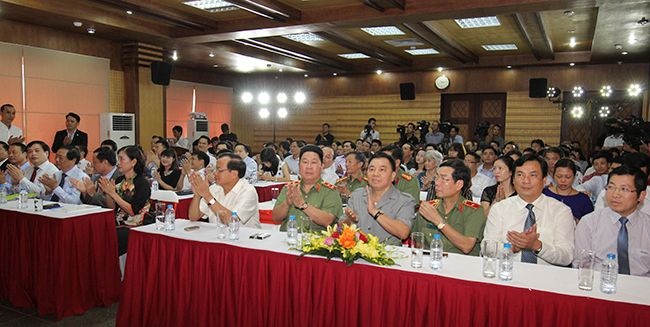 Kỷ niệm 10 năm thành lập, báo Điện tử Tổ quốc ra giao diện mới - 2 Đông đảo các khách mời đã đến dự lễ kỷ niệm 10 năm của báo điện tử Tổ quốc
