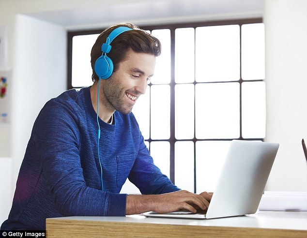 Nghe nhạc gì để làm việc hiệu quả? - 1 Nghe âm nhạc vui vẻ sẽ giúp người nghe lên tinh thần và khiến họ làm việc tốt hơn, đặc biệt khi làm việc trong một nhóm. Những nhạc phẩm vui sẽ giúp đưa lại hiệu ứng tốt cho không khí làm việc.