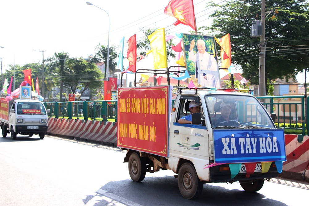 Phụ nữ và nam giới đều có thể trở thành lãnh đạo giỏi - 9 Xe lưu động tuyên truyền tới các địa phương trên địa bàn huyện Trảng Bom