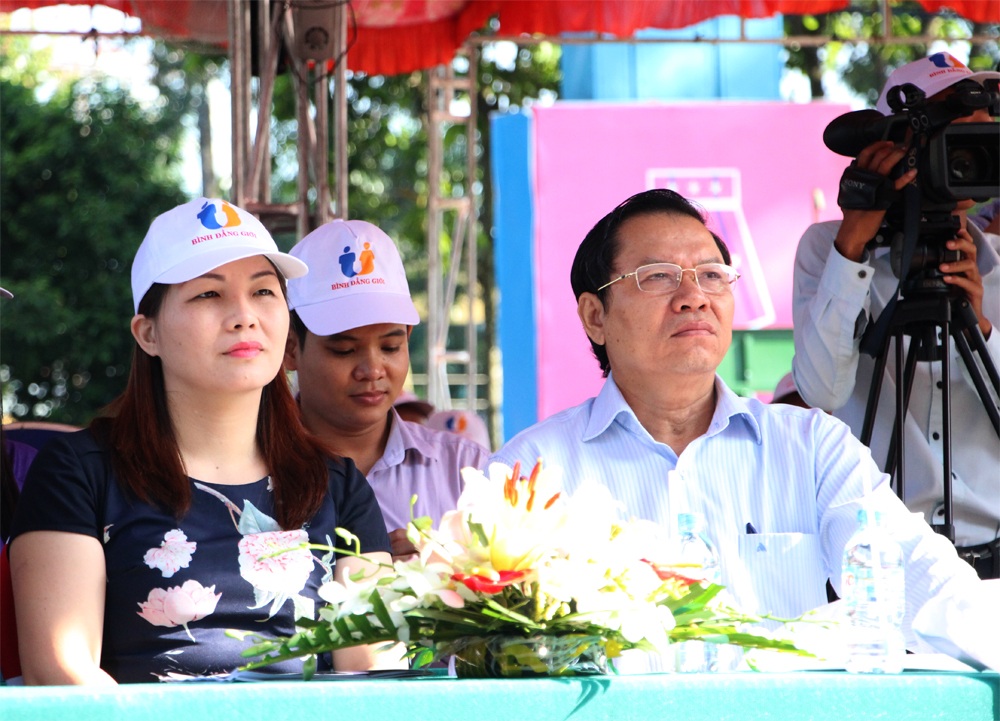 Phụ nữ và nam giới đều có thể trở thành lãnh đạo giỏi - 2 Phụ nữ và nam giới đều có thể trở thành lãnh đạo giỏi - 2