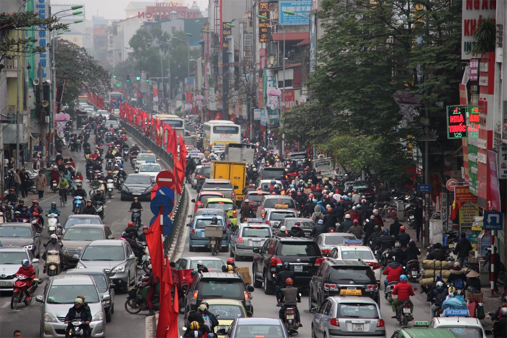 Hà Nội: Nhiều tuyến đường ùn tắc kéo dài giữa trưa - 4 Trục đường Tây Sơn - Nguyễn Lương Bằng ùn tắc kéo dài