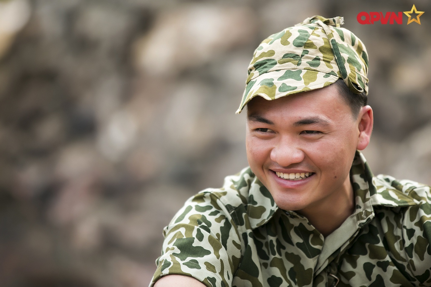 Yêu lính không phải tính: Bạn dám không? - 4