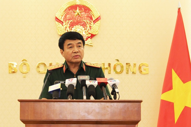 Thông tin ban đầu về nguyên nhân khiến 2 máy bay gặp nạn - 1
Thượng tướng Võ Văn Tuấn thông tin về nguyên nhân ban đầu khiến 2 máy bay gặp nạn (ảnh: Quý Đoàn).