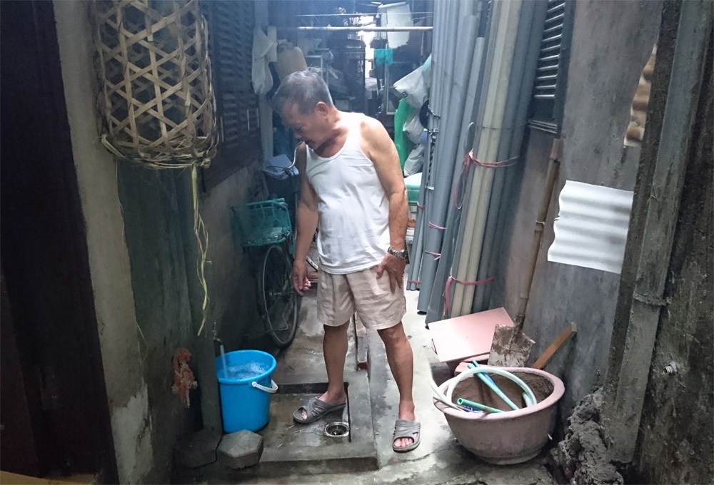 Vụ hàng chục máy bơm cháy vì thiếu nước: "Bài toán" khó giải! - 1 Hàng nghìn hộ dân tại Khu đô thị Đại Kim đang phải sống cảnh thiếu nước sạch nghiêm trọng.