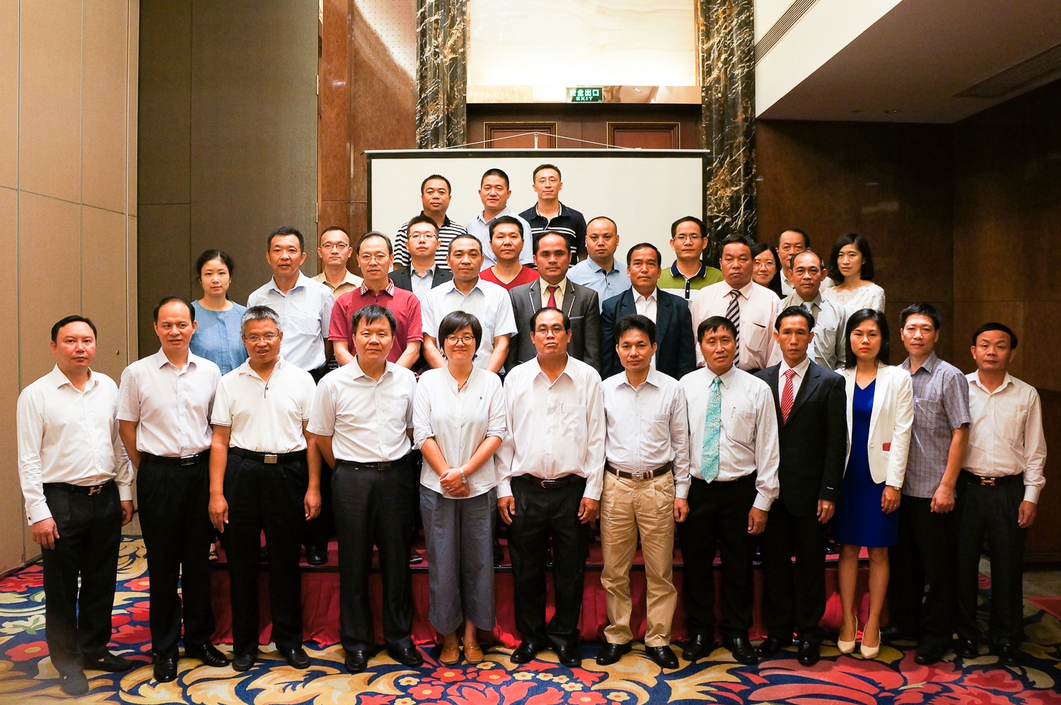 Việt Nam, Lào và Trung Quốc hợp tác chống buôn bán động vật hoang dã - 1 Các đại biểu chụp ảnh chung tại cuộc họp.