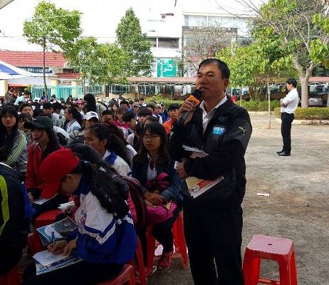 Trên 3.000 học sinh THPT tại Đắk Lắk được tư vấn tuyển sinh – hướng nghiệp - 5 Phụ huynh học sinh cũng rất quan tâm đến kỳ tuyển sinh năm nay