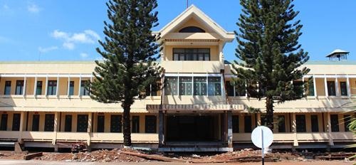 “Thần đèn” đang di dời tòa nhà gần 3.000 tấn - 1 Tòa nhà nặng gần 3.000 tấn đang được di dời
