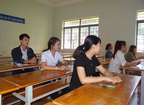Đắk Lắk: Toàn tỉnh có 4 thí sinh đăng ký dự thi môn Tiếng Nhật - 2 Hoàng được bố trí ngồi thi chung với các bạn thi môn Tiếng Anh khác