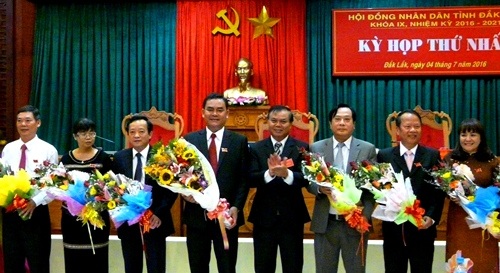 Đắk Lắk bầu ban lãnh đạo HĐND, UBND tỉnh - 2 Các đại biểu tái đắc cử chức danh