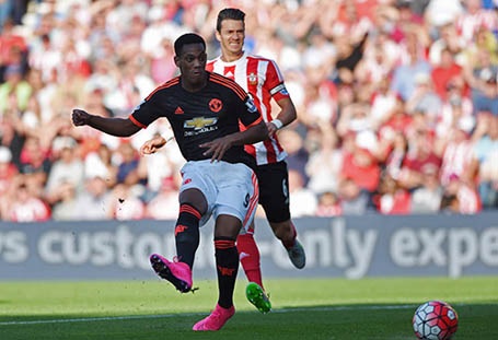 Anthony Martial: Mèo lành và hổ dữ - 2 Anthony Martial luôn giữ khuôn mặt lạnh tanh trong mọi thời điểm