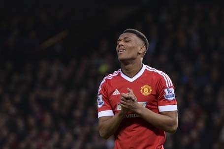 MU - Van Gaal: Càng níu kéo, càng khổ - 1 MU vẫn thi đấu cực kỳ nhạt nhòa