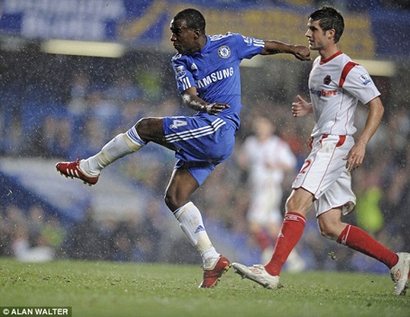 Kakuta mới bước sang tuổi 24 nhưng anh đã quyết định sang Trung Quốc với mức phí 5 triệu euro. Nhiều người không ủng hộ quyết định này của tiền vệ người Pháp bởi anh không có nhiều cơ hội vươn tầm ở giải đấu chất lượng không cao như Trung Quốc.