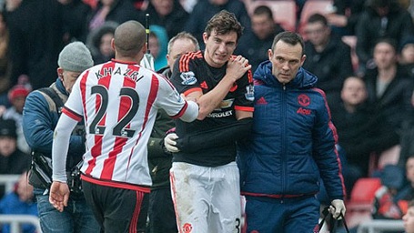 MU tổn thất nặng nề sau thất bại trước Sunderland - 1 Chấn thương của Matteo Darmian là tổn thất lớn với MU