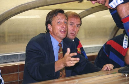 Những hình ảnh đáng nhớ nhất của huyền thoại Johan Cruyff - 14 Ông mang triết lý tổng lực tới Barcelona