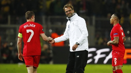Ngày về đầy cảm xúc của Jurgen Klopp ở Dortmund - 11 Như thường lệ, Jurgen Klopp vẫn rất nhiệt bên ngoài đường piste