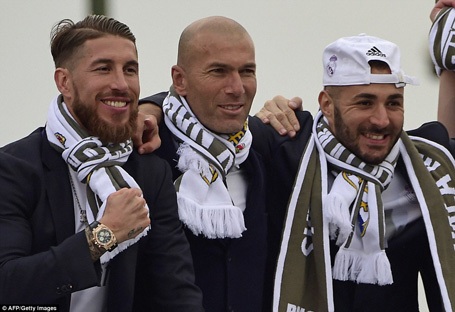 Lễ rước cúp vô địch Champions League hoành tráng của Real Madrid - 13 Lễ rước cúp vô địch Champions League hoành tráng của Real Madrid - 13