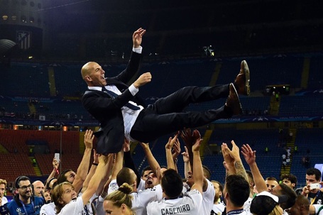 Zinedine Zidane: Người sinh ra để giành các danh hiệu - 2 Zidane xứng đáng được tôn vinh bởi sự phấn đấu và tài năng của mình