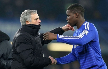 Mourinho “ghẻ lạnh” với cầu thủ trẻ: Quan điểm sai lầm - 2 Zouma là mẫu trung vệ ưa thích của Mourinho