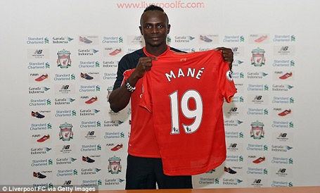 Liverpool chính thức đón tân binh đắt giá kỷ lục - 1 Sadio Mane chính thức gia nhập Liverpool