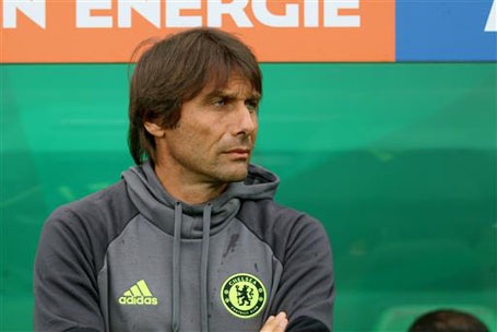 HLV Conte kiểm điểm học trò sau thất bại trong trận ra mắt Chelsea - 1 HLV Conte thất vọng sau thất bại trước Rapid Wien