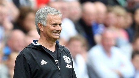Muôn vàn sắc thái của HLV Mourinho ở trận ra mắt MU - 7 Biểu cảm về sự thất vọng của Mourinho