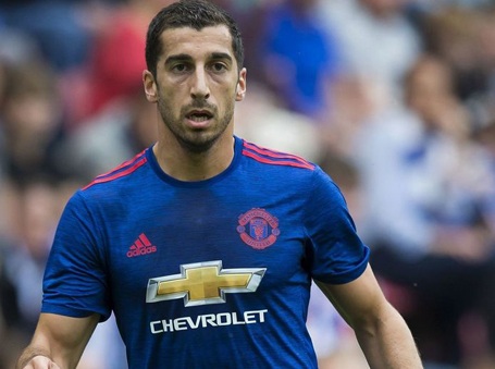 Mkhitaryan rực sáng tại MU: Cơn đau đầu của Mourinho - 2 Mourinho gặp khó nếu bố trí đồng thời Mkhitaryan và Rooney