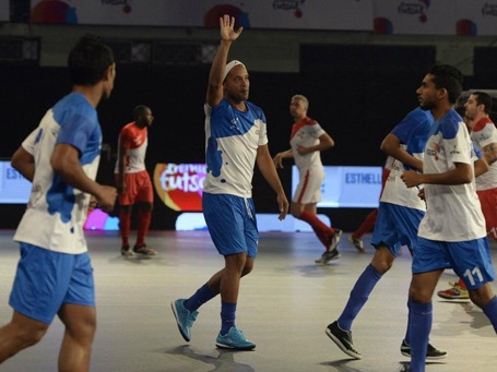 Ronaldinho ghi 5 bàn, "làm mưa làm gió" làng futsal - 1 Ronaldinho tỏa sáng ở giải vô địch futsal Ấn Độ