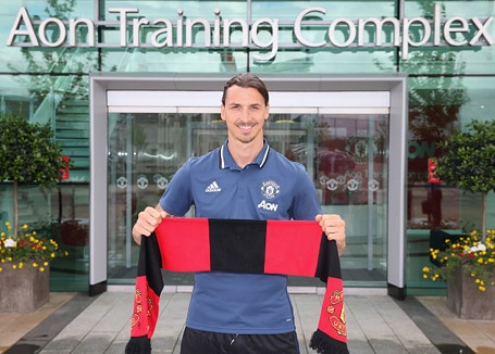 MU công bố số áo: Ibrahimovic khoác áo số 9 của Martial - 1 Ibrahimovic sẽ khoác áo số 9 của MU